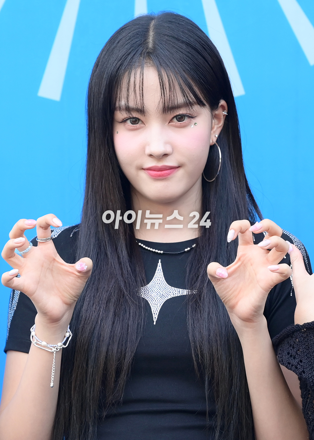 그룹 스테이씨(STAYC) 윤이 5일 오후 서울 잠실실내체육관에서 열린 &#39;펩시 썸머 페스타 2023&#39; 포토월 행사에 참석하고 있다. [사진=정소희 기자]