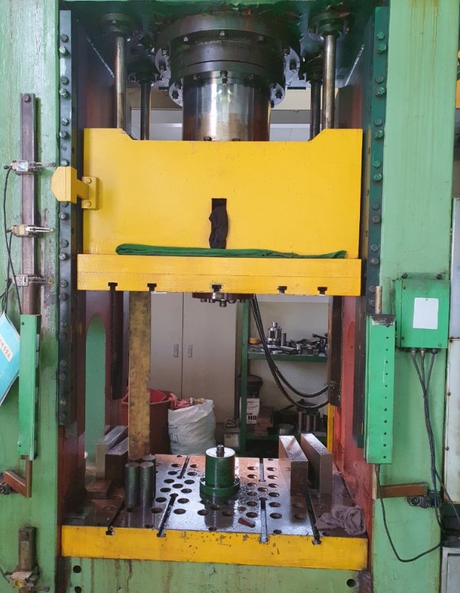 중고 대성 유압프레스 300톤