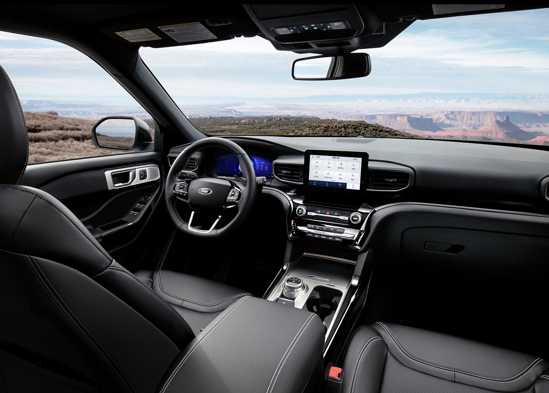 2023년형 포드 익스플로러 실내 1열 사진