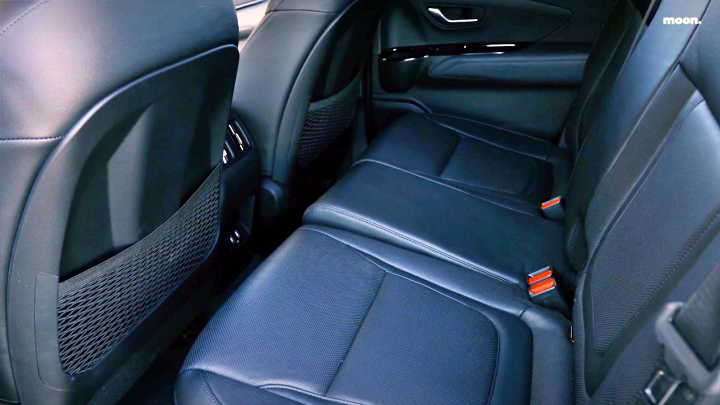 현대산타크루즈_뒷좌석모습
