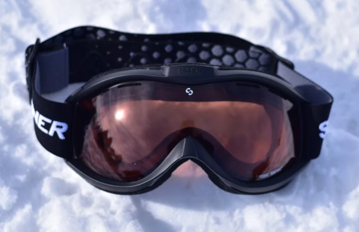 겨울 여행 시 필요한 선글라스