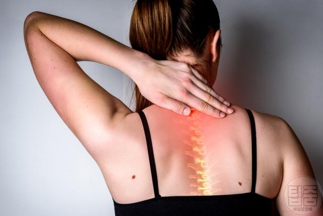 추간판탈출증 증상 손 마비 디스크탈출증