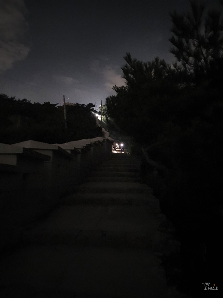 인왕산 불꺼진 성곽길