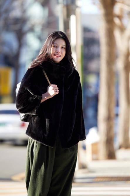 측광(인물의 좌우 측면에서 들어오는 빛)