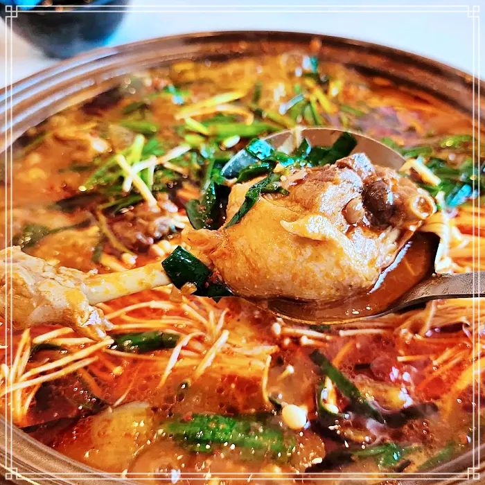 밀양 위양지, 퇴로리, 고가 마을 맛집 35년 외길 인생이 담긴 오리전골 한 상