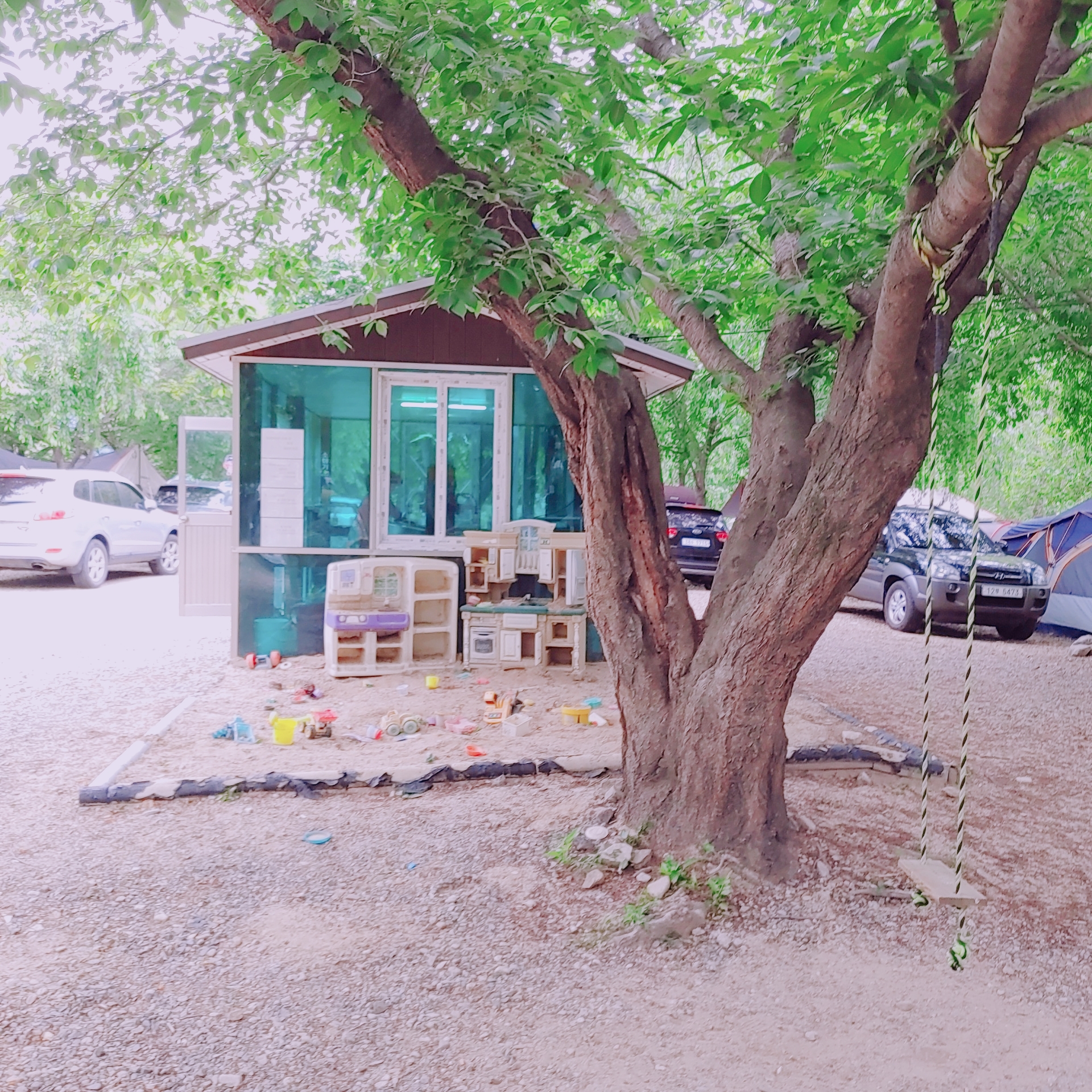 아이비_캠핑장_모래_놀이터