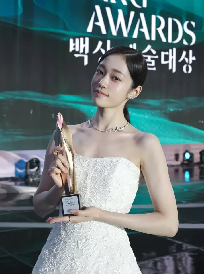 노윤서