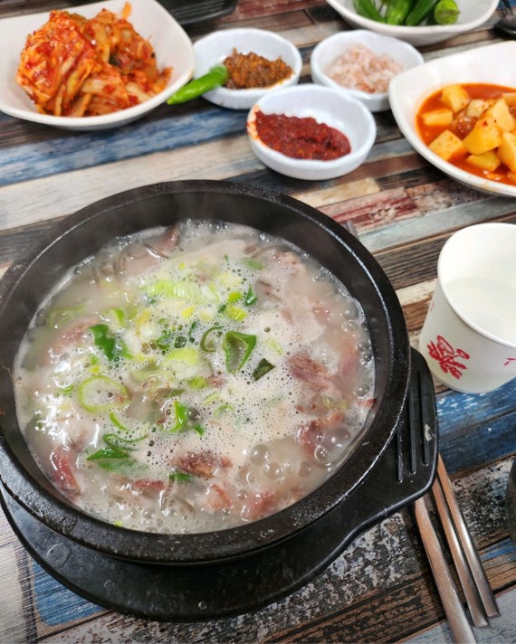 순흥소머리국밥집의 음식 사진입니다.