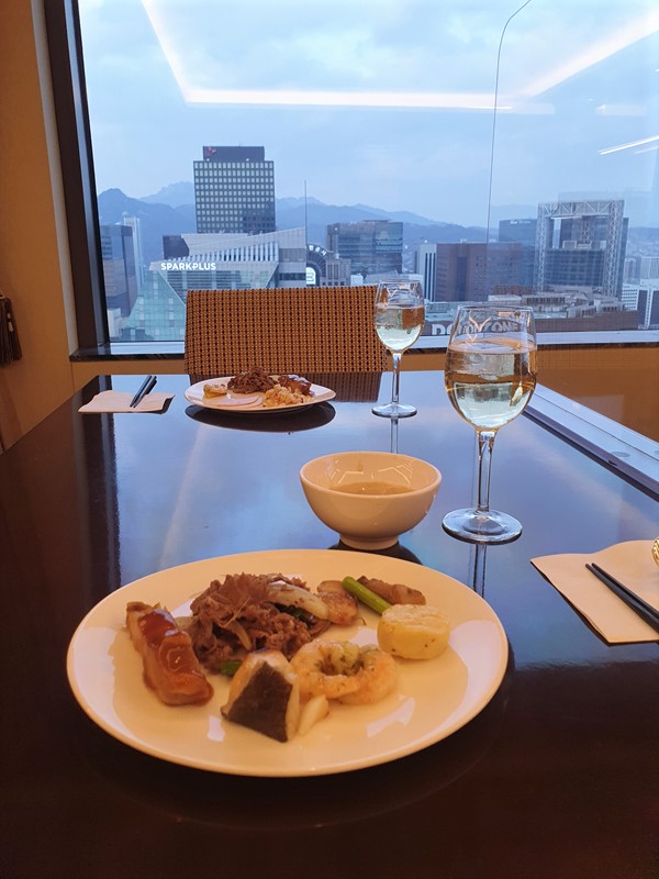 창밖-뷰