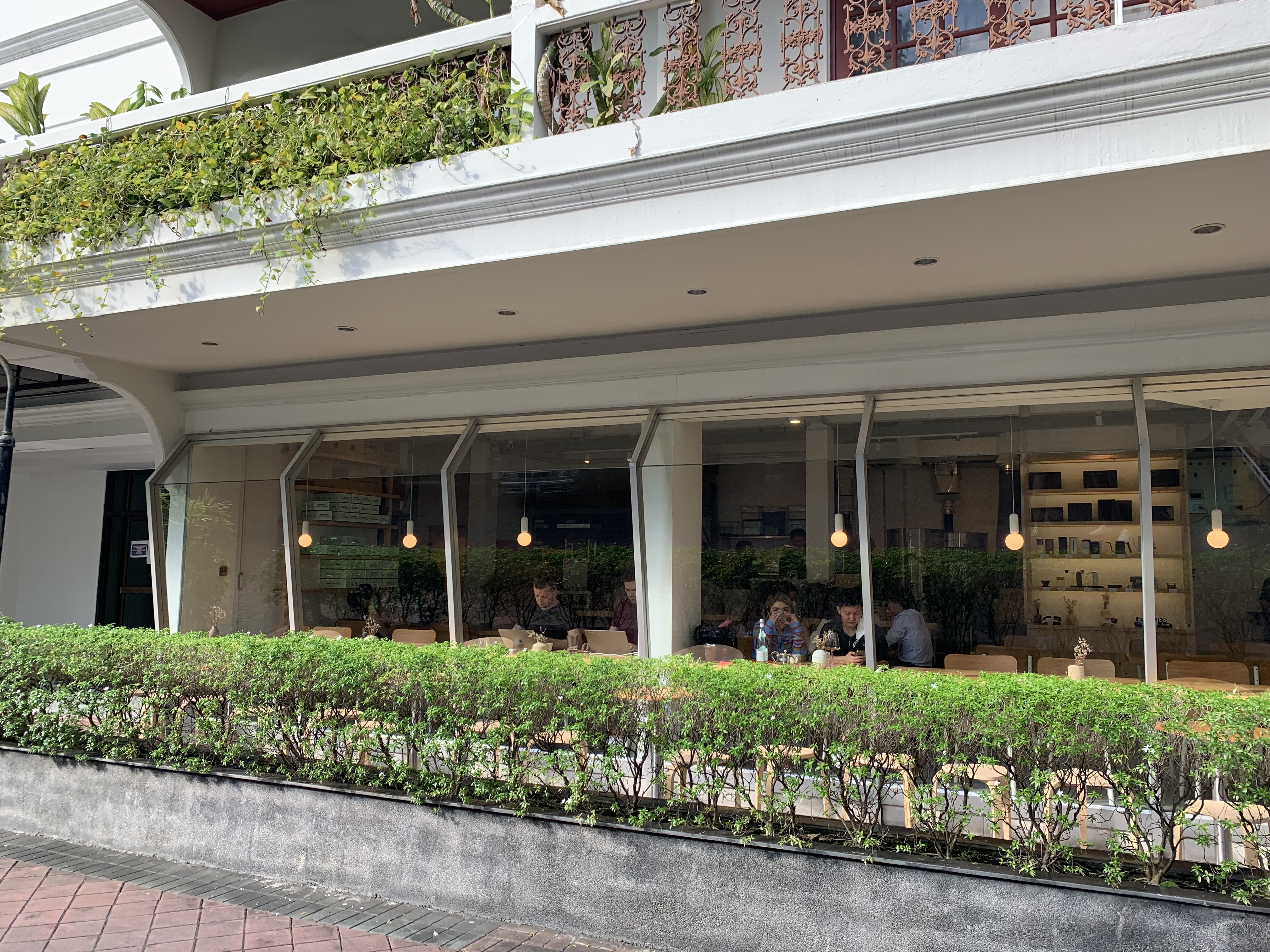 Sarnies Roastry 방콕카페