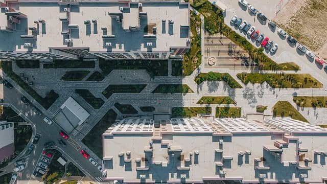 아파트 단지 내 야생화 정원 조성 사례와 효과