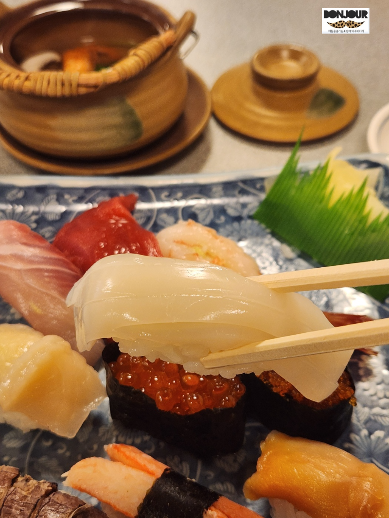 우오마사 메뉴 초밥 확대샷