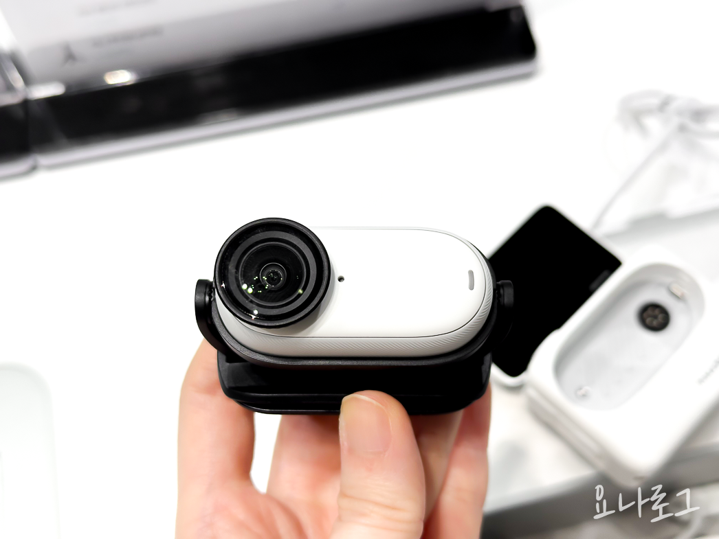 insta360 GO3S instaGO3S 액션캠 액션캠추천 브이로그 브이로그카메라 브이로그카메라추천 카메라 카메라추천 현대백화점 판교현대백화점 여행준비 인스타360 대학생선물 선물추천 여자친구선물 남자친구선물