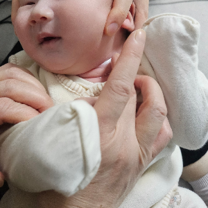 우리 아기 볼이 빨개요! 태열일까, 아토피일까? 쉬운 구분법과 보습 비결