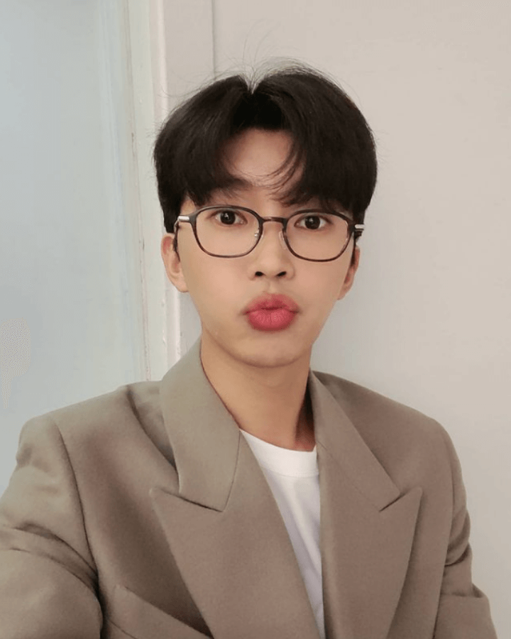 임영웅-셀카-안경
