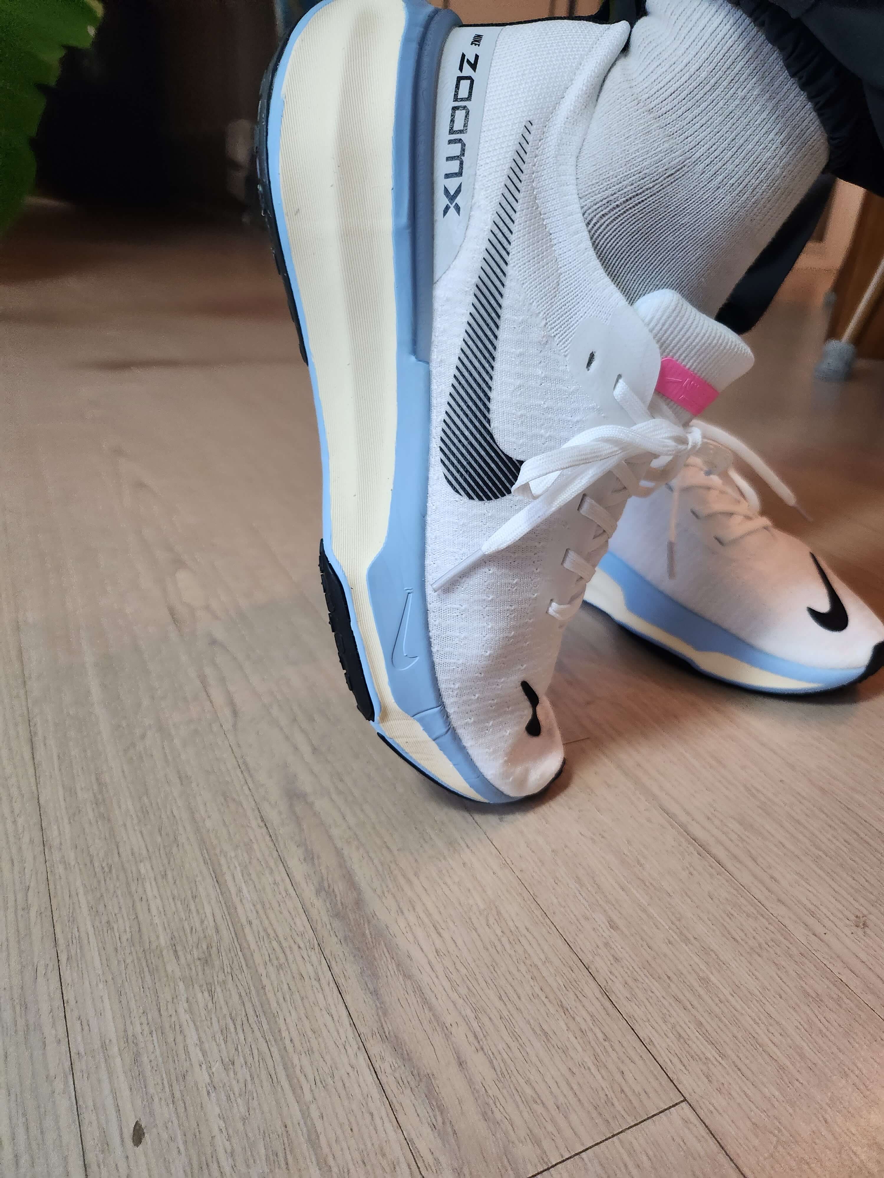 나이키 인빈서블 런3