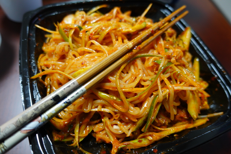 깐부치킨 골뱅이소면