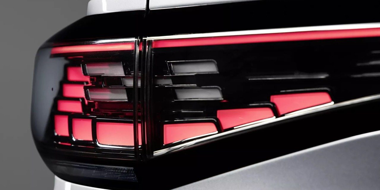폭스바겐 ID.5의 3D 리어 컴비네이션 램프