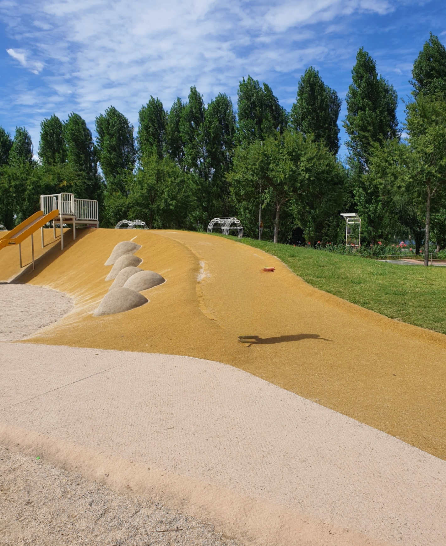 암벽-오르기-언덕도-있어요.