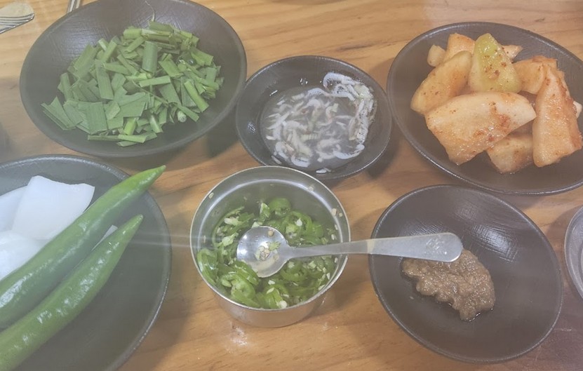 백암순대국 상차림