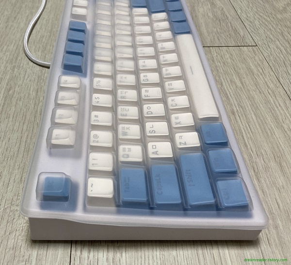 CK87 게이트론 LED 기계식 키보드 텐키리스에 네오폴드 텐키리스 키보드 키스킨, 맨 위 펑션키 듬뜸 잡기