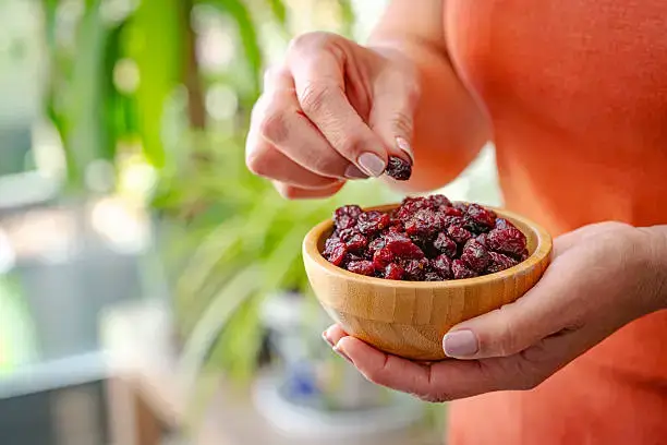 아로니아 효능 총정리|눈 건강·피부·혈관 개선 효과와 부작용까지