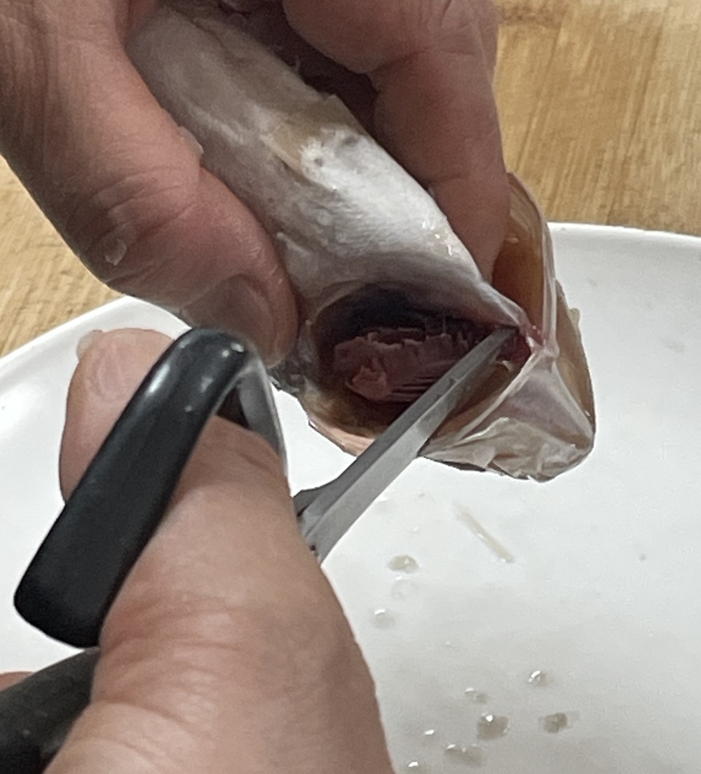 한식조리기능사 실기시험 준비 - 생선양념구이-아가미 제거하기