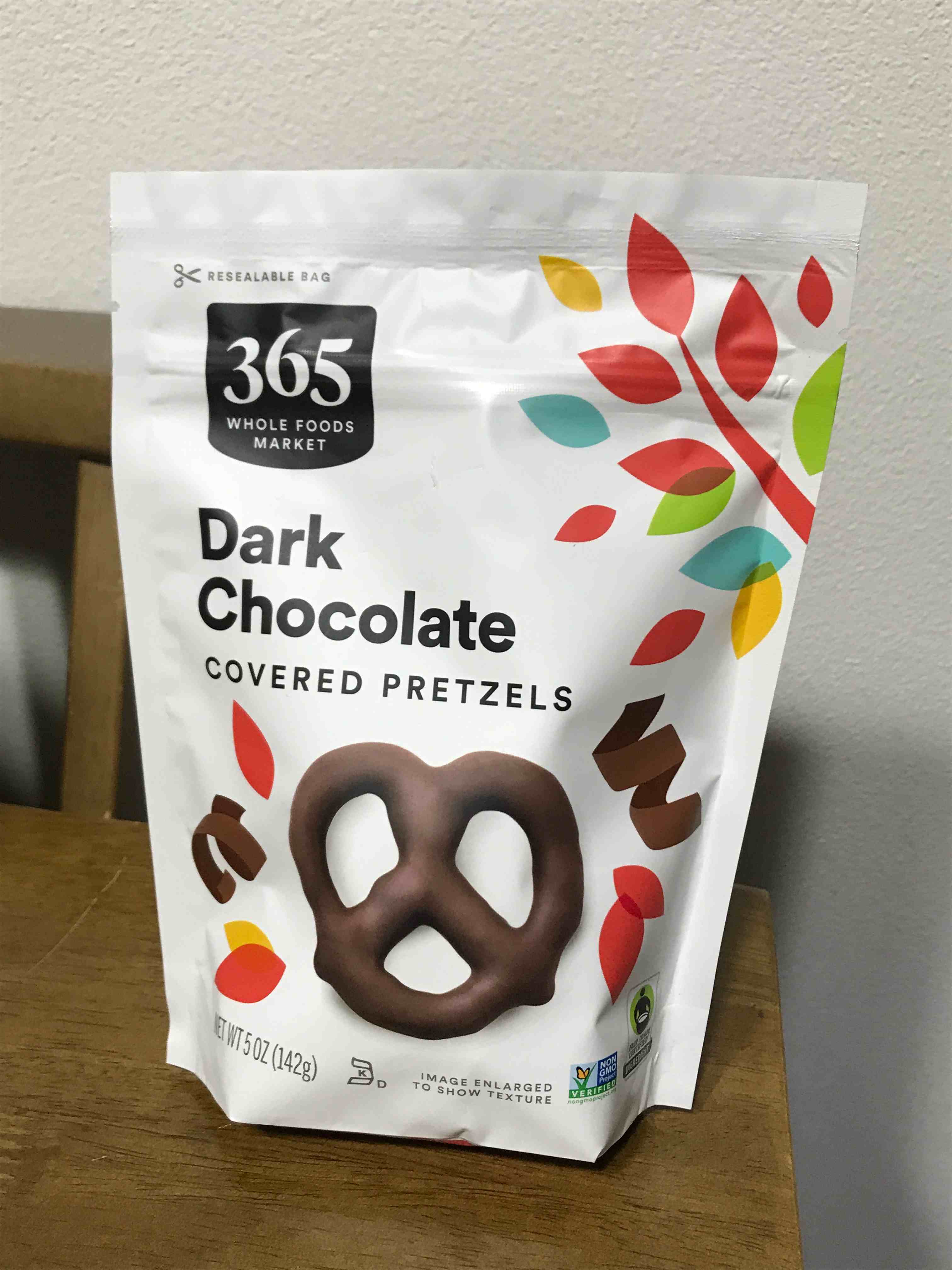 홀푸드 마켓 다크초코 프레첼 포장지
