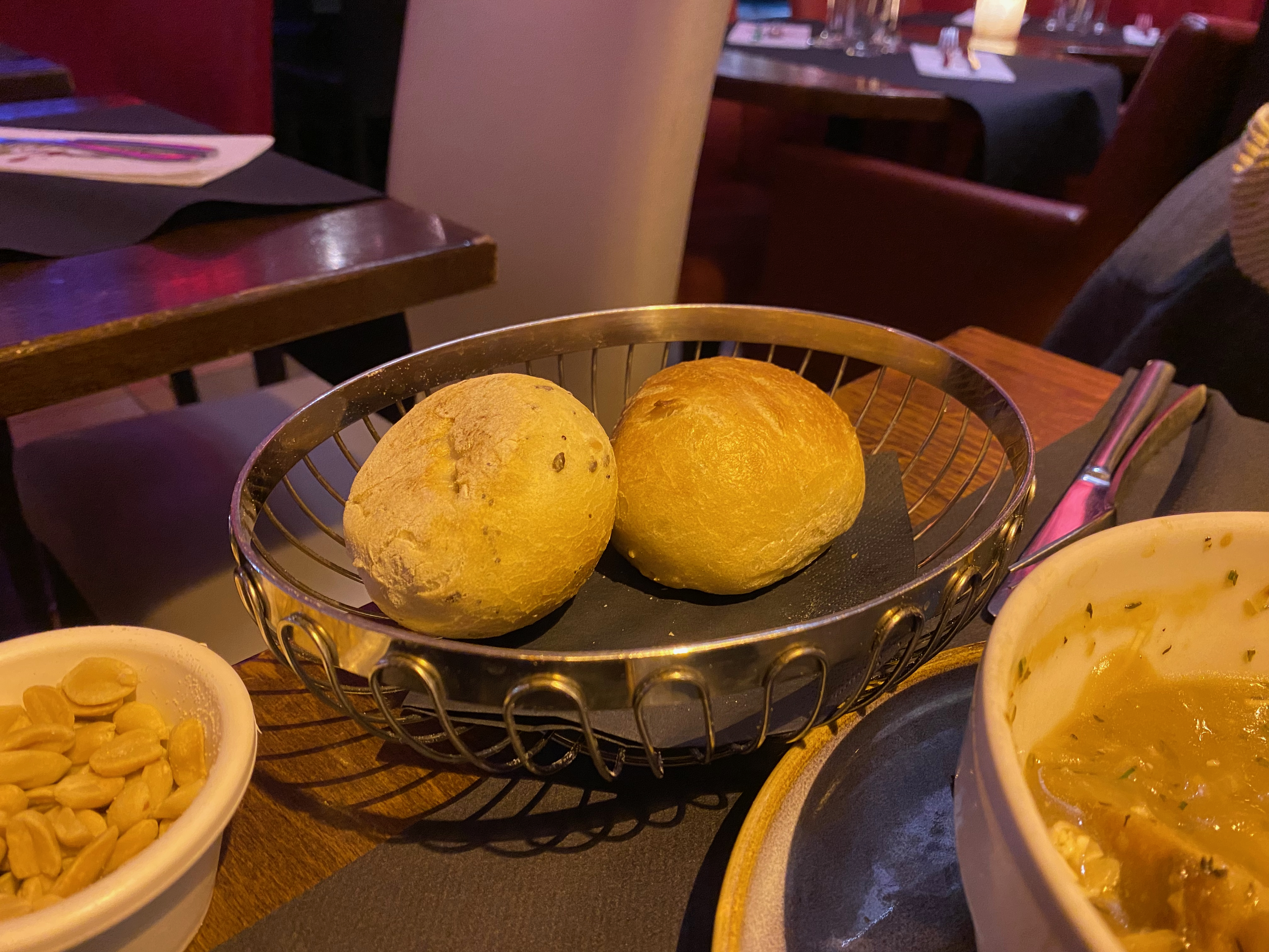 LE VIN COEUR 프랑스 샹젤리제 식당 바게트