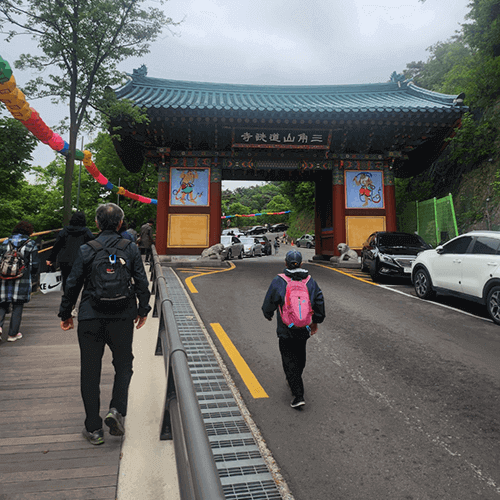도선사 절 입구
