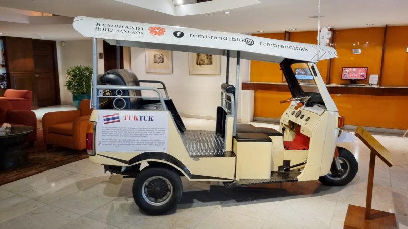 교통수단인 툭툭이