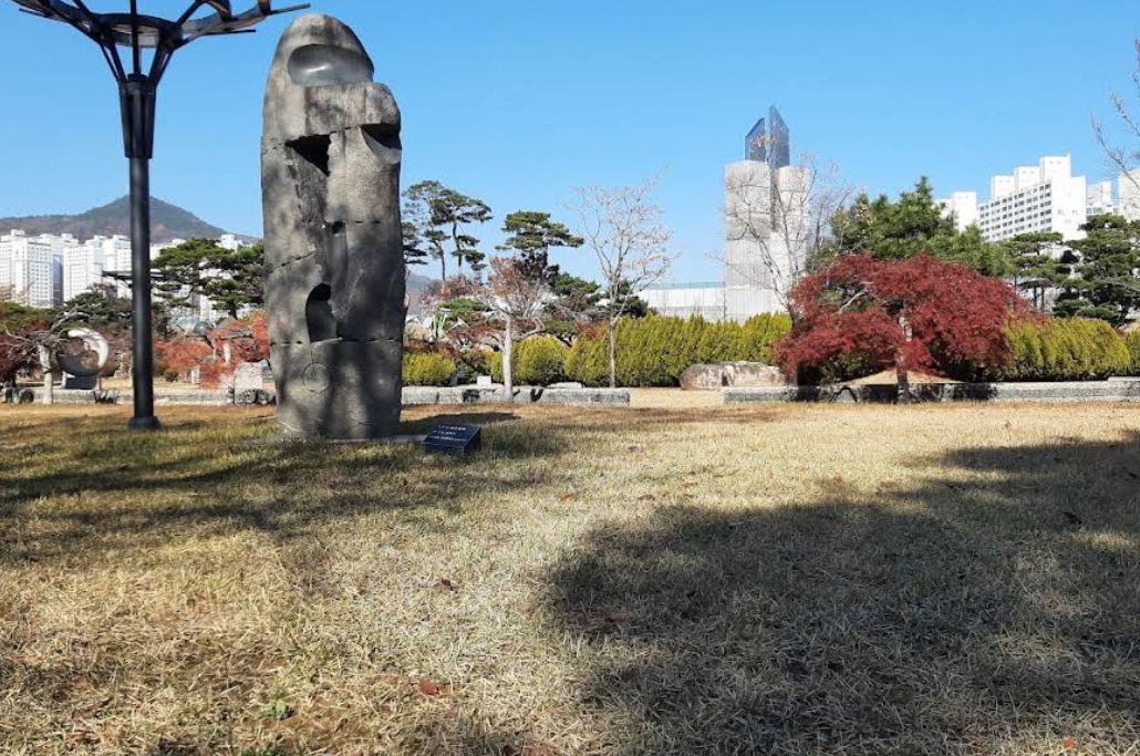 강변조각공원