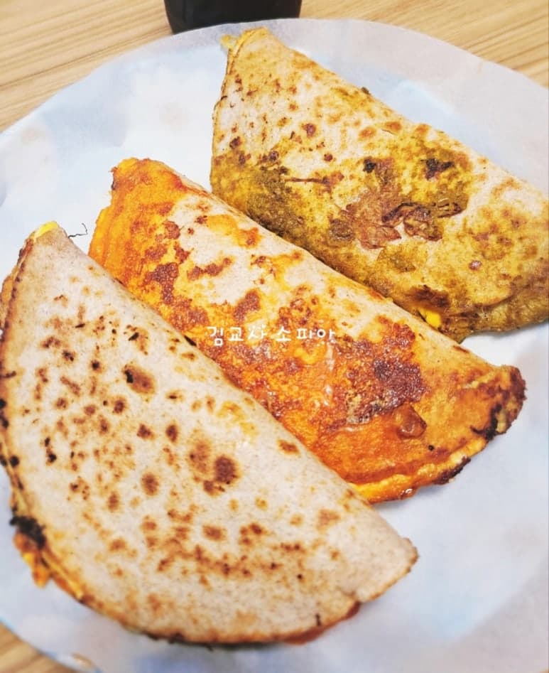 지금 안 보면 손해입니다! 10분 완성 통밀 또띠아 3종 레시피 🍕🌿🌶️ 바질부터 피자맛까지 비교했습니다.