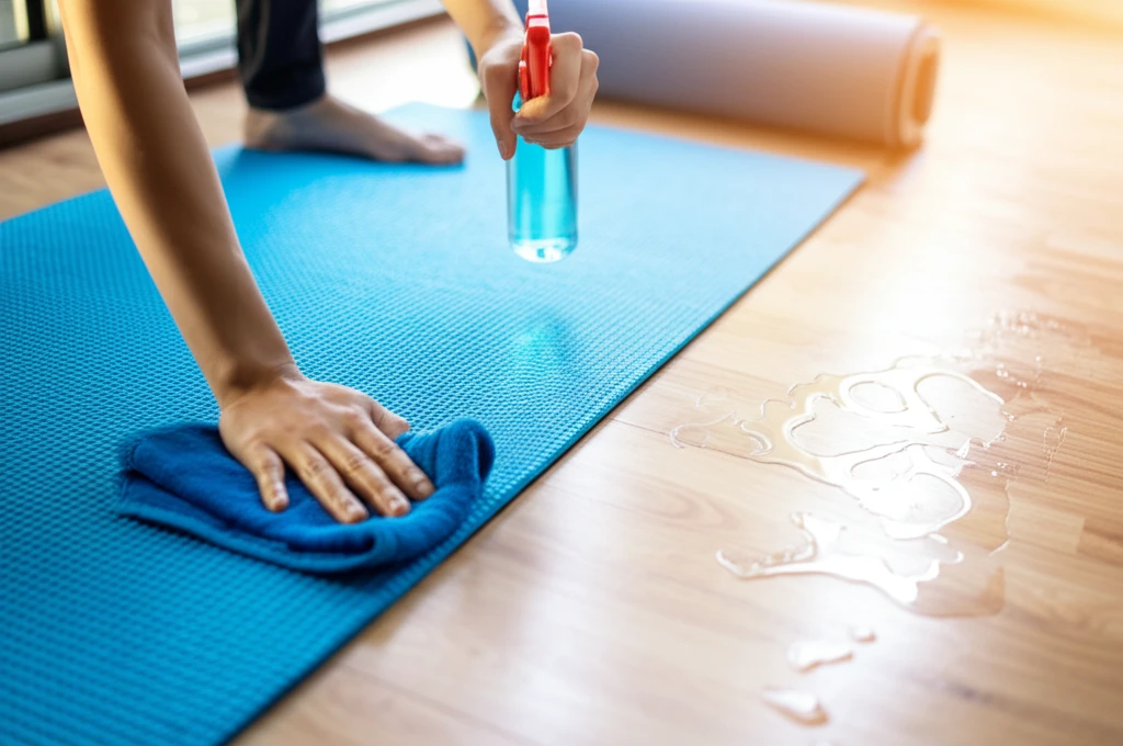 매트 관리의 모든 것: 소재별 청소법