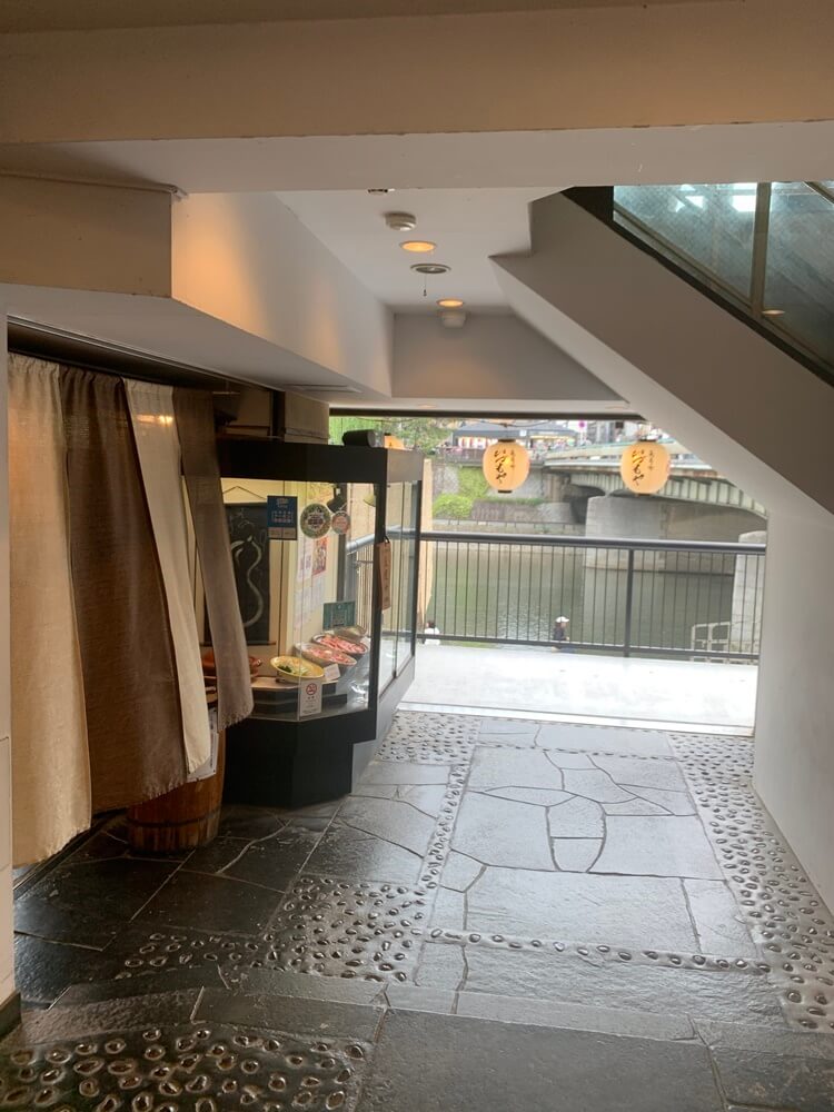 이즈모야 내부 입구