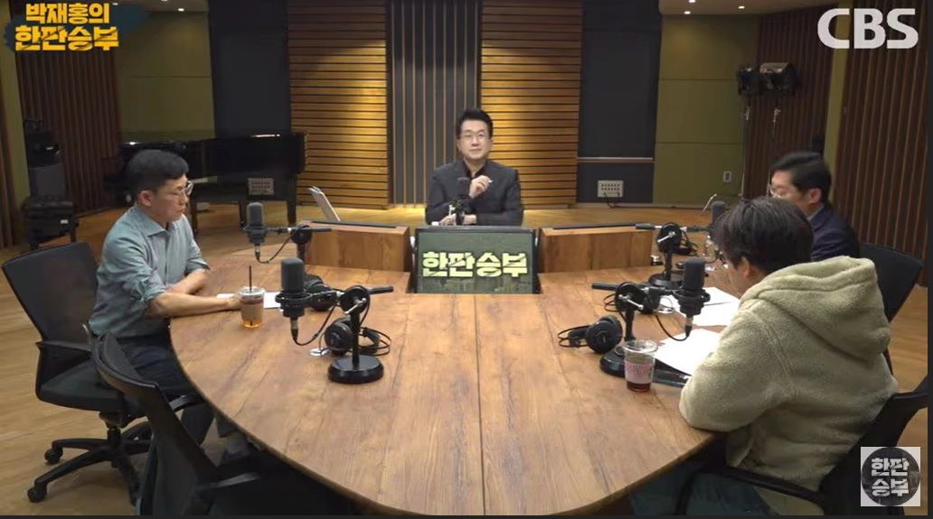 진중권 프로필 나이 고향 학력 교수 경력 | 진중권 한판승부 하차 한동훈 논란 이유