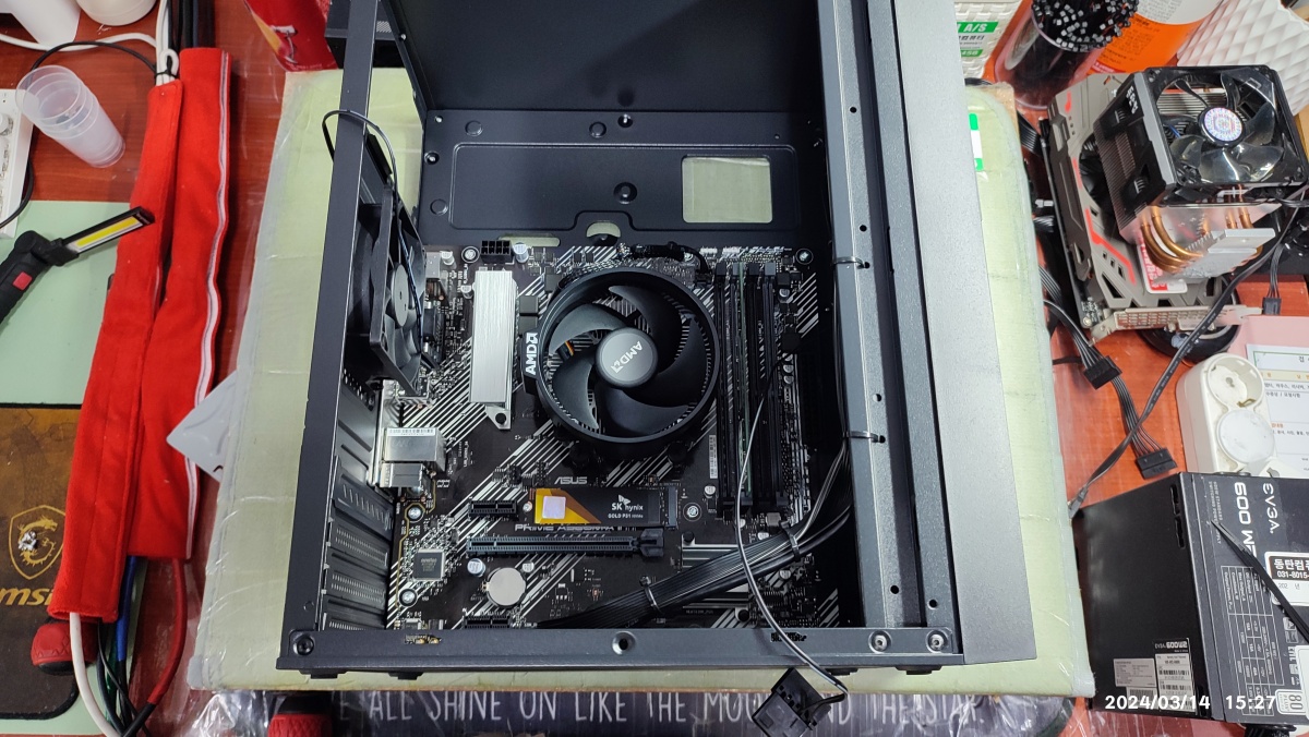 라벤타 LV MINI PLUS 케이스 조립 중