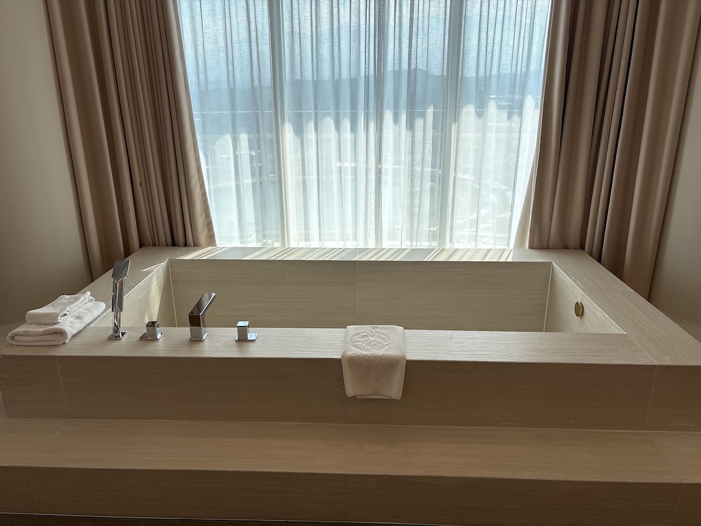 거실 대형 욕조