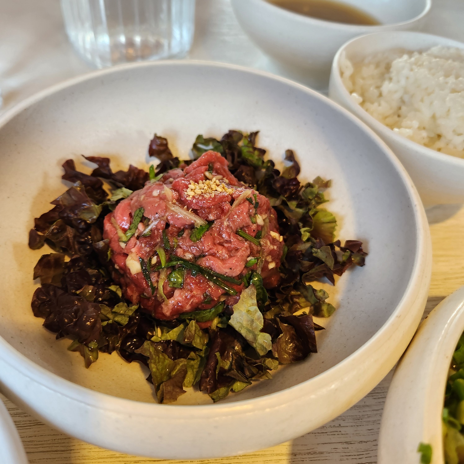 육회비빔밥 사진