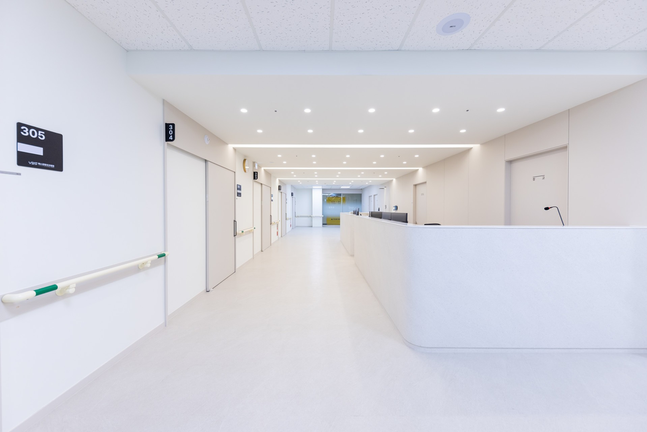 병원복도인테리어