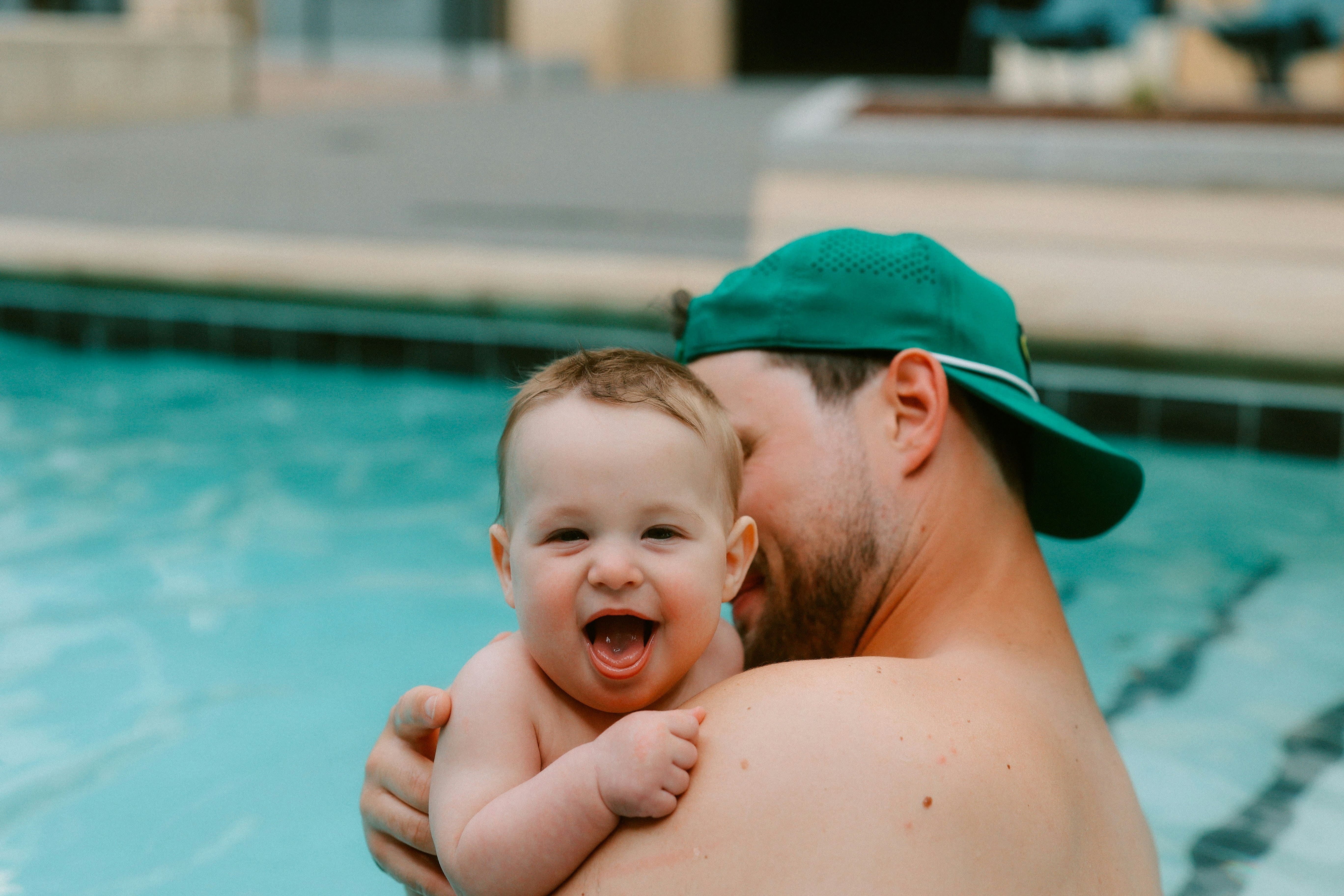 신생아 수영 언제부터? 아기수영장은 꼭 필요할까?