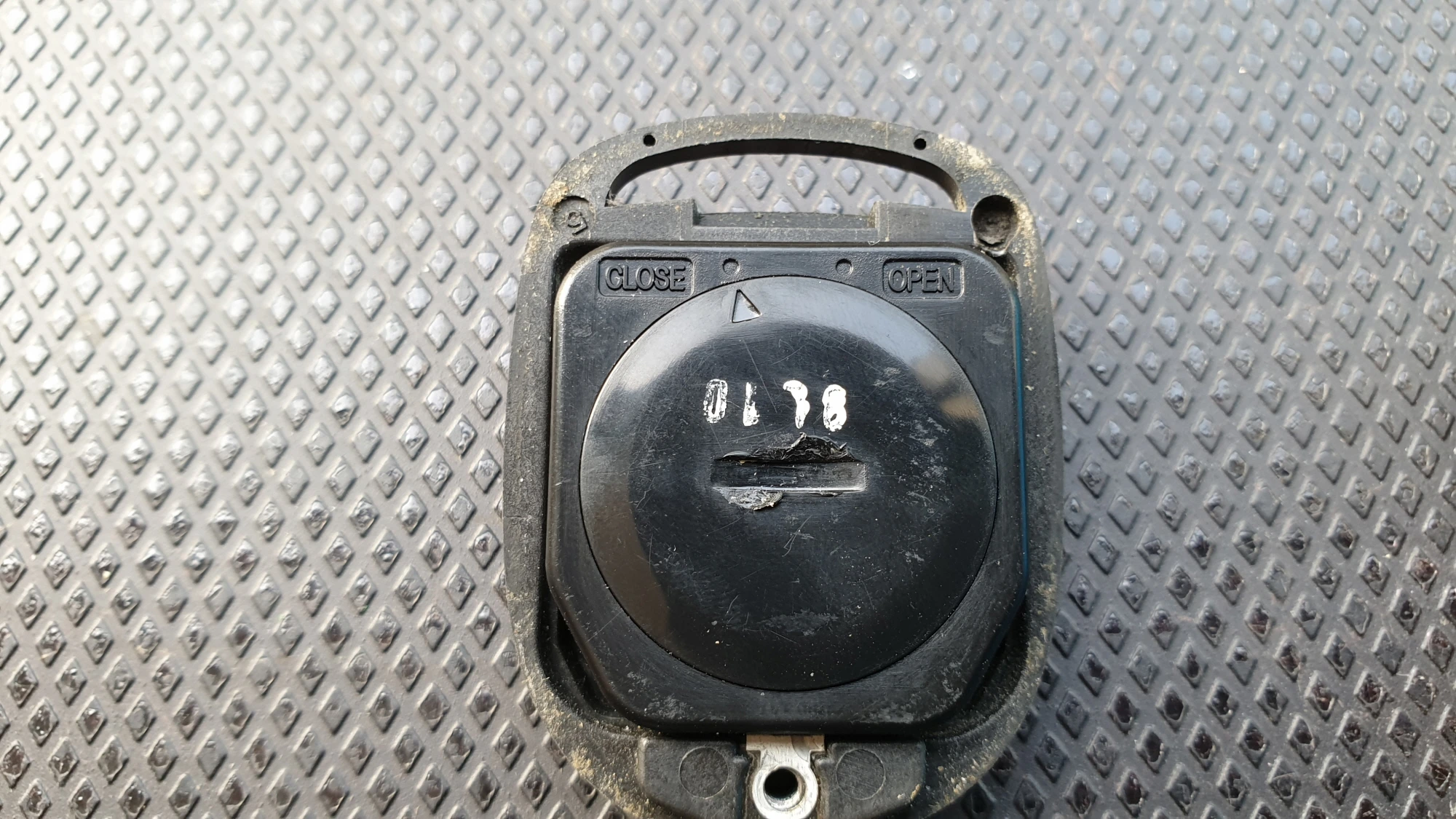 건전지 커버 닫힌 상태