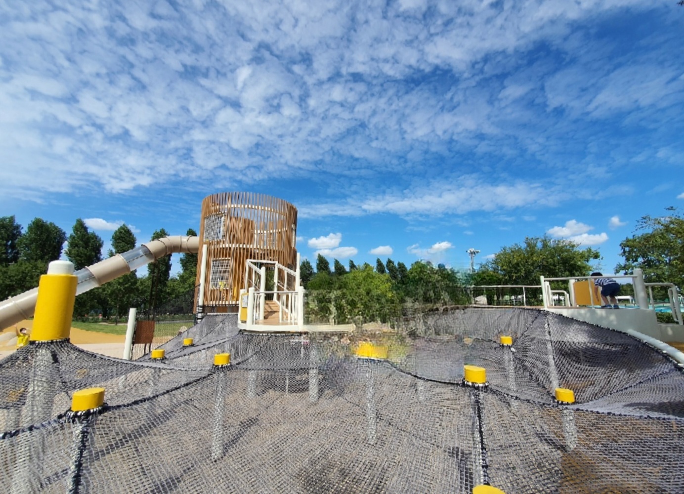 매우-넓은-놀이터입니다.