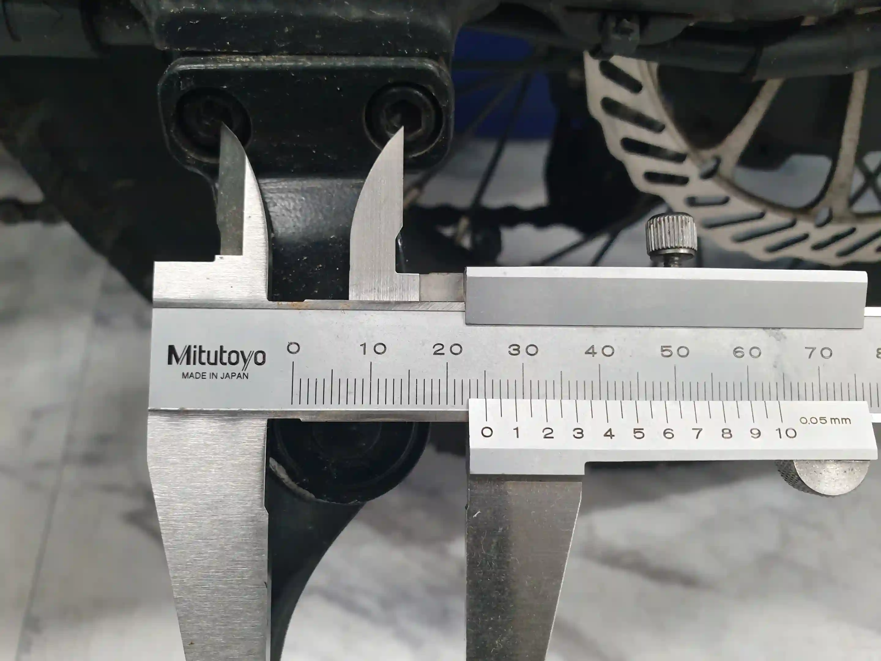 볼트 중심 간격 25mm