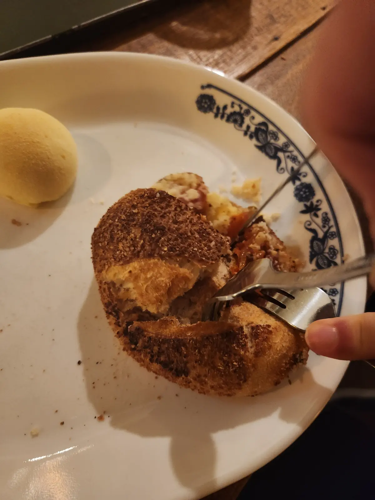 대전-가볼만한곳-성심당-본점-빵-먹을수있는-카페-성심당문화원-포장한-빵