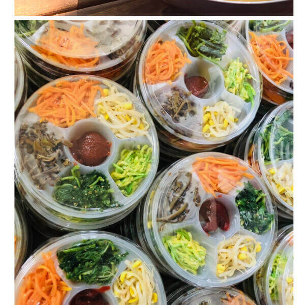 나물이 가득 담긴 비빔밥