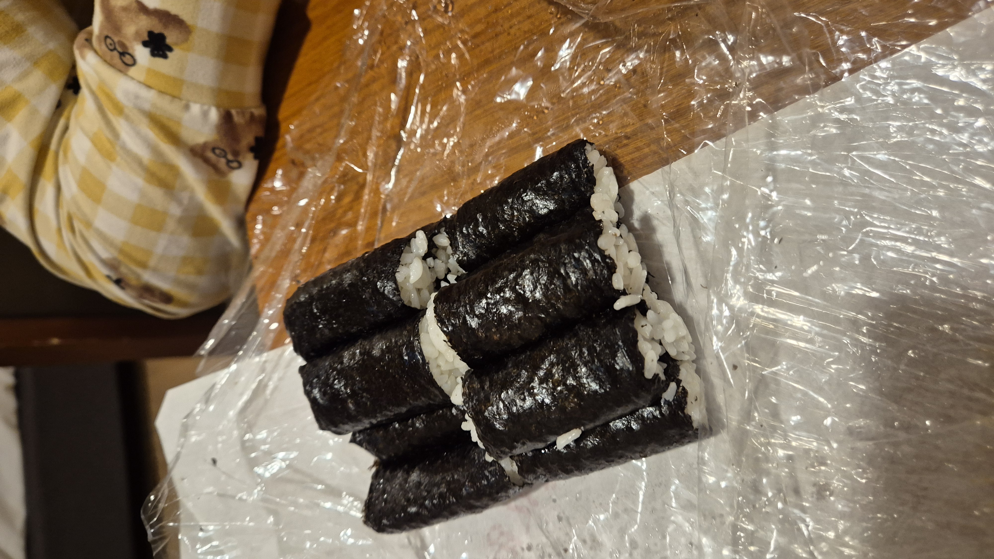 김밥 김이 굉장히 부드러움 아이들도 잘먹음.