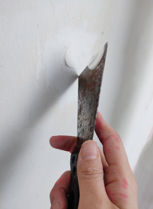 다시한번 퍼티를 덧발라주는 사진