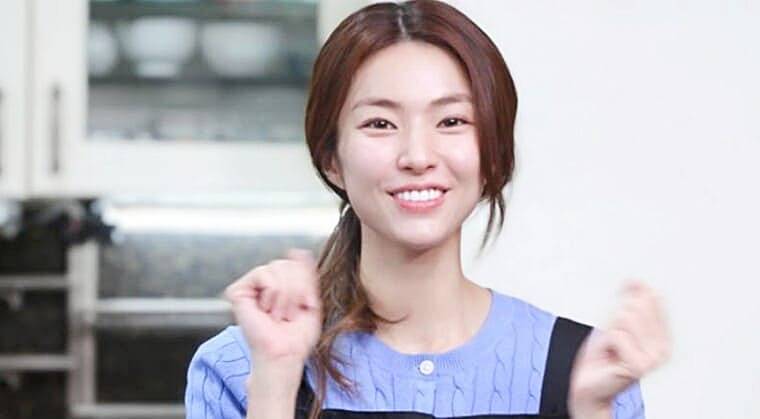 배우-하영