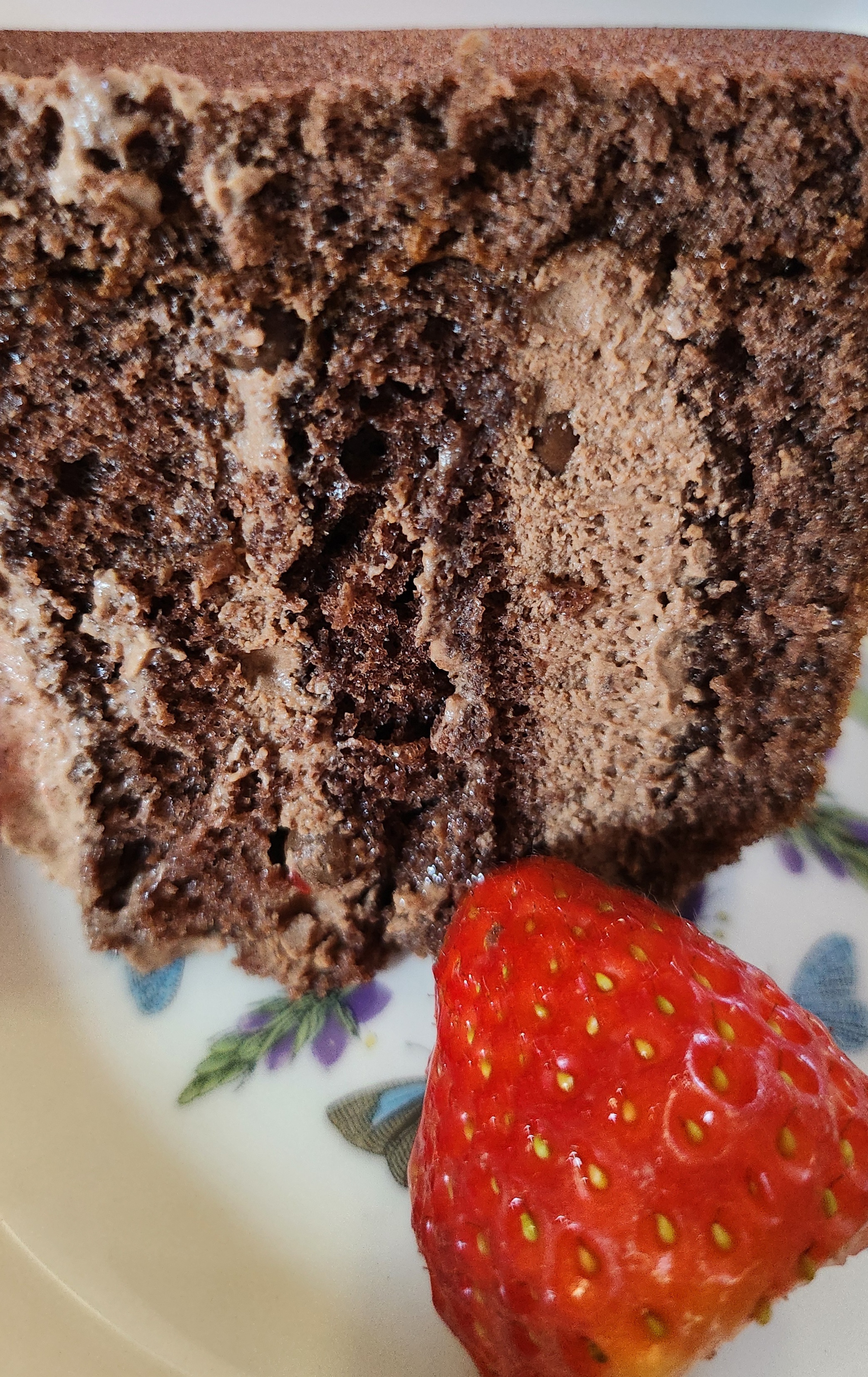 투썸플레이스 딸기 케이크 내돈내산 후기, 초코와 딸기 조합 솔직 리뷰 2